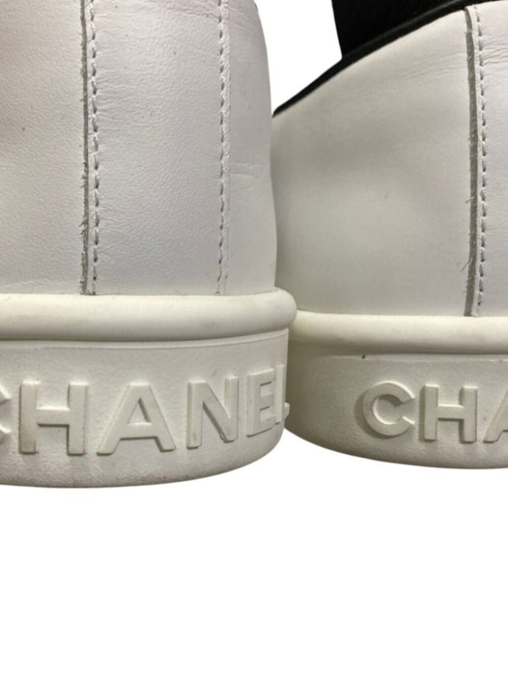 Chanel Logo Leather Sneakers White - Picture 9 of 15